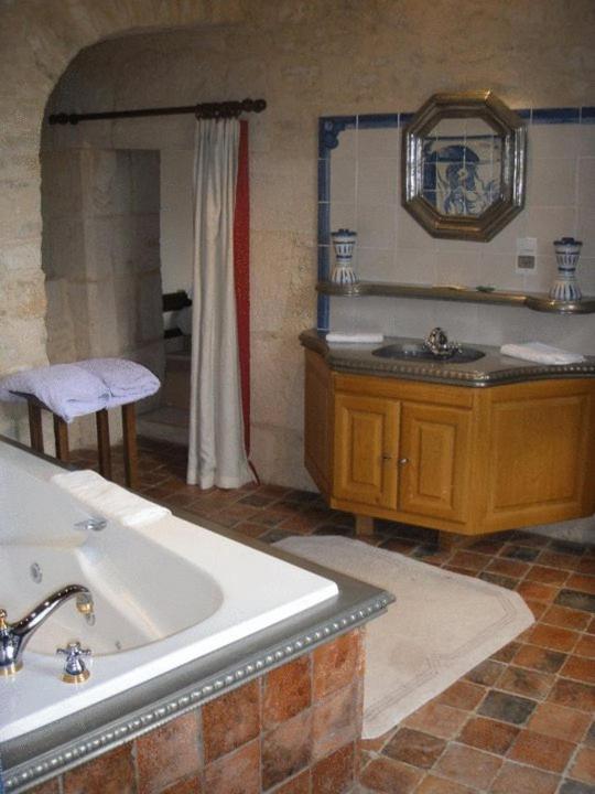 Auberge De L'Abbatiale Auberive Bagian luar foto