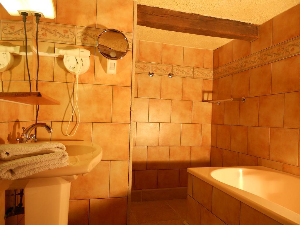 Auberge De L'Abbatiale Auberive Bagian luar foto